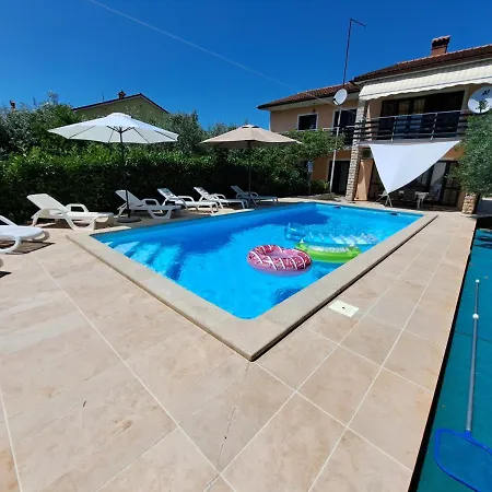 Big Pool In * Pula