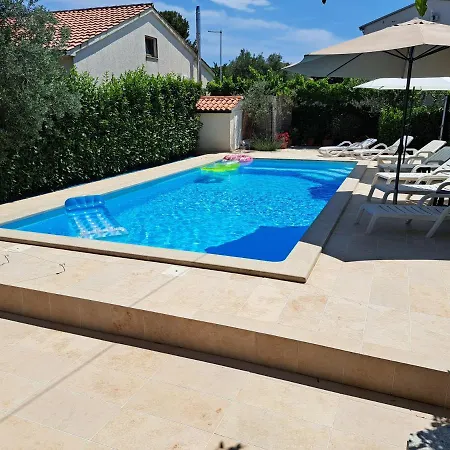 Apartment Big Pool In *