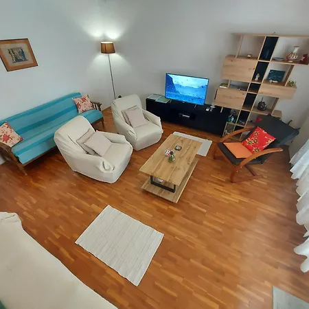 Big Pool In Apartment *