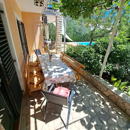 Big Pool Apartament Pula