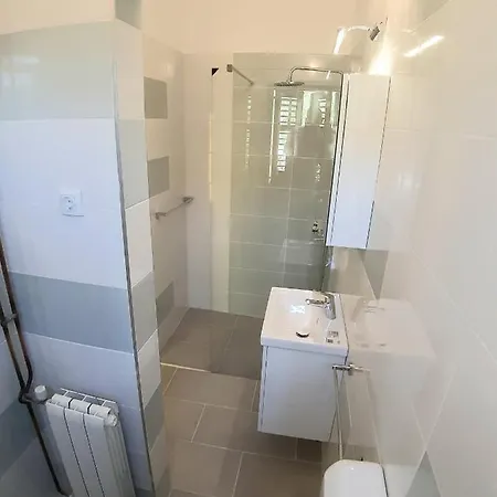Big Pool In Appartement *