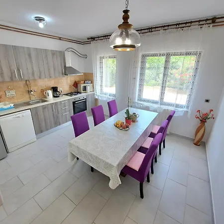 Big Pool In Appartement